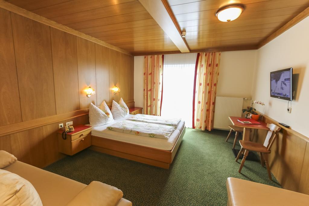 Alpenhotel Tauernstueberl Zell am See Exterior photo